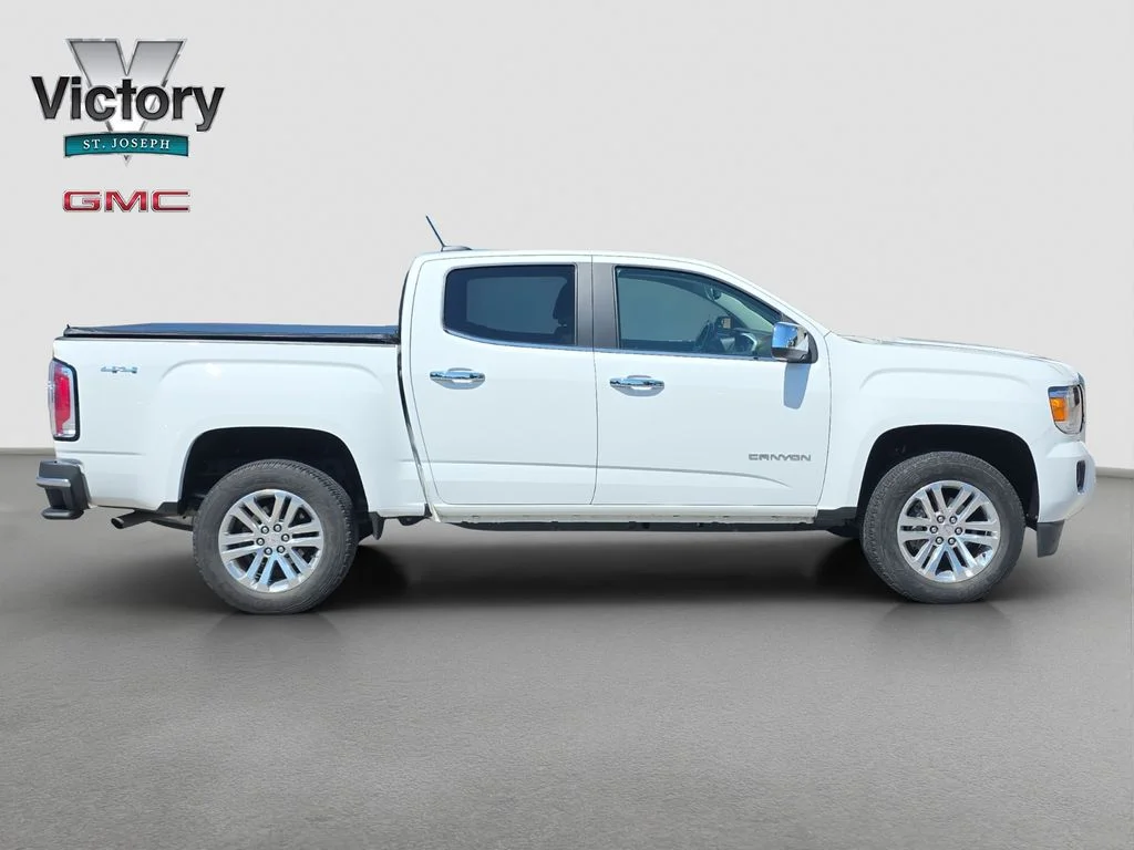 Used 2019 White GMC SLT image 19