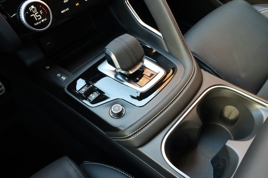 2024 JAGUAR E-PACE - Image 32