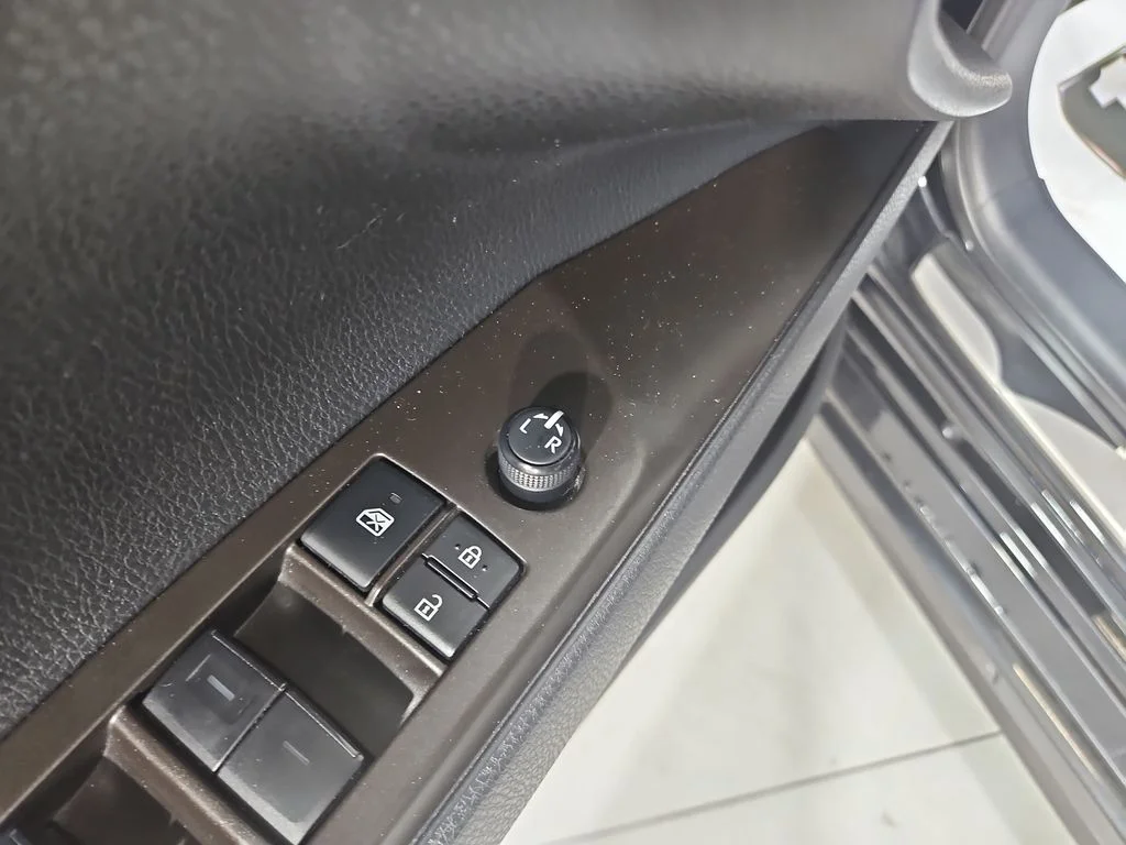 2022 Toyota Camry SE - Photo 12