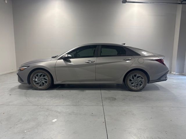 Used 2024 Beige Hyundai SEL image 10