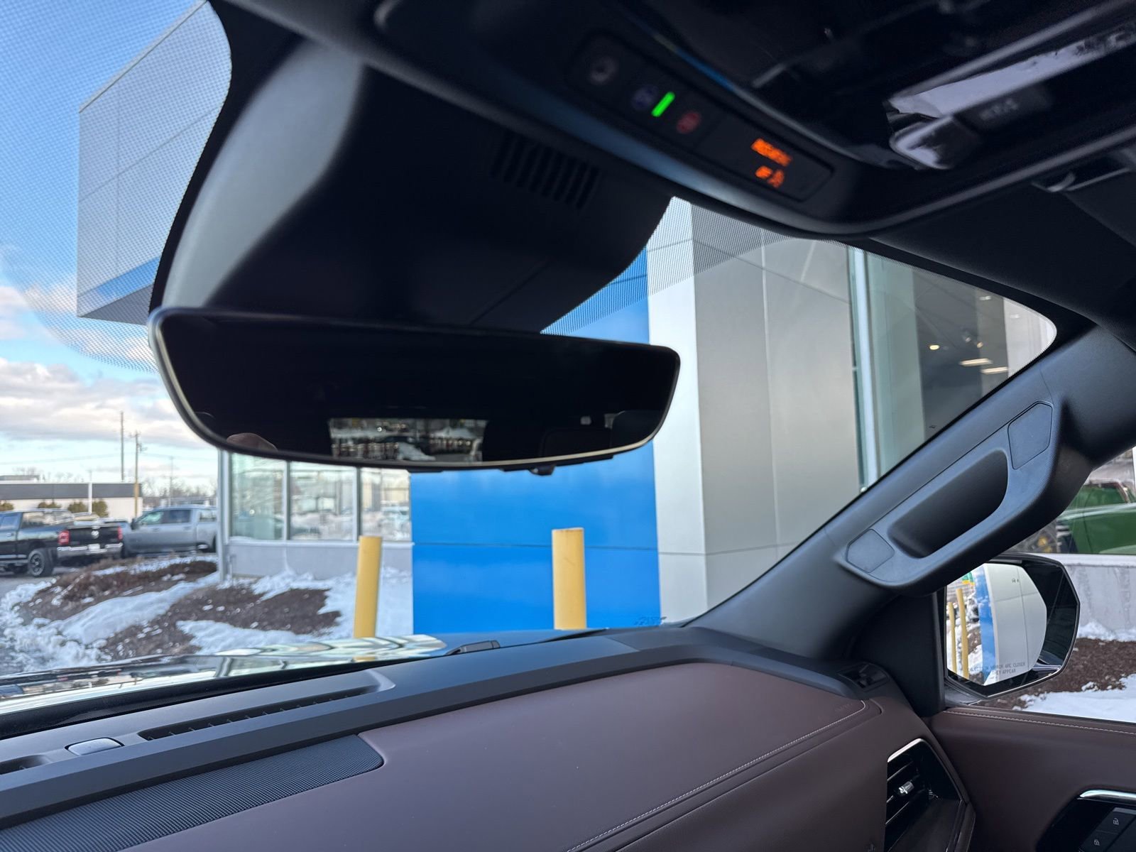 New 2026 Dark Ash Metallic Chevrolet High Country Deluxe with 24in Wheels - Panoramic Sunroof - Super Cruise - Technology & Entertainment image 33
