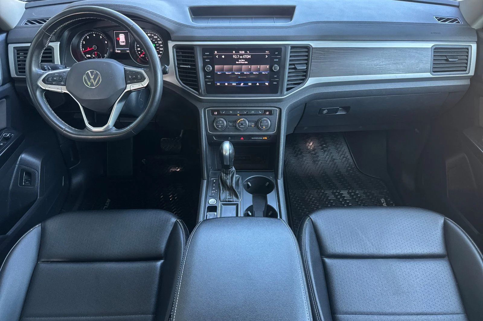 Certified Used 2021 Pyrite Silver Metallic Volkswagen 3.6L V6 SE w/Technology image 5