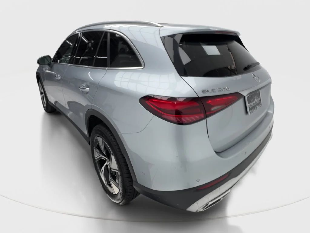 Used 2023 Silver Mercedes-Benz GLC 300 image 11