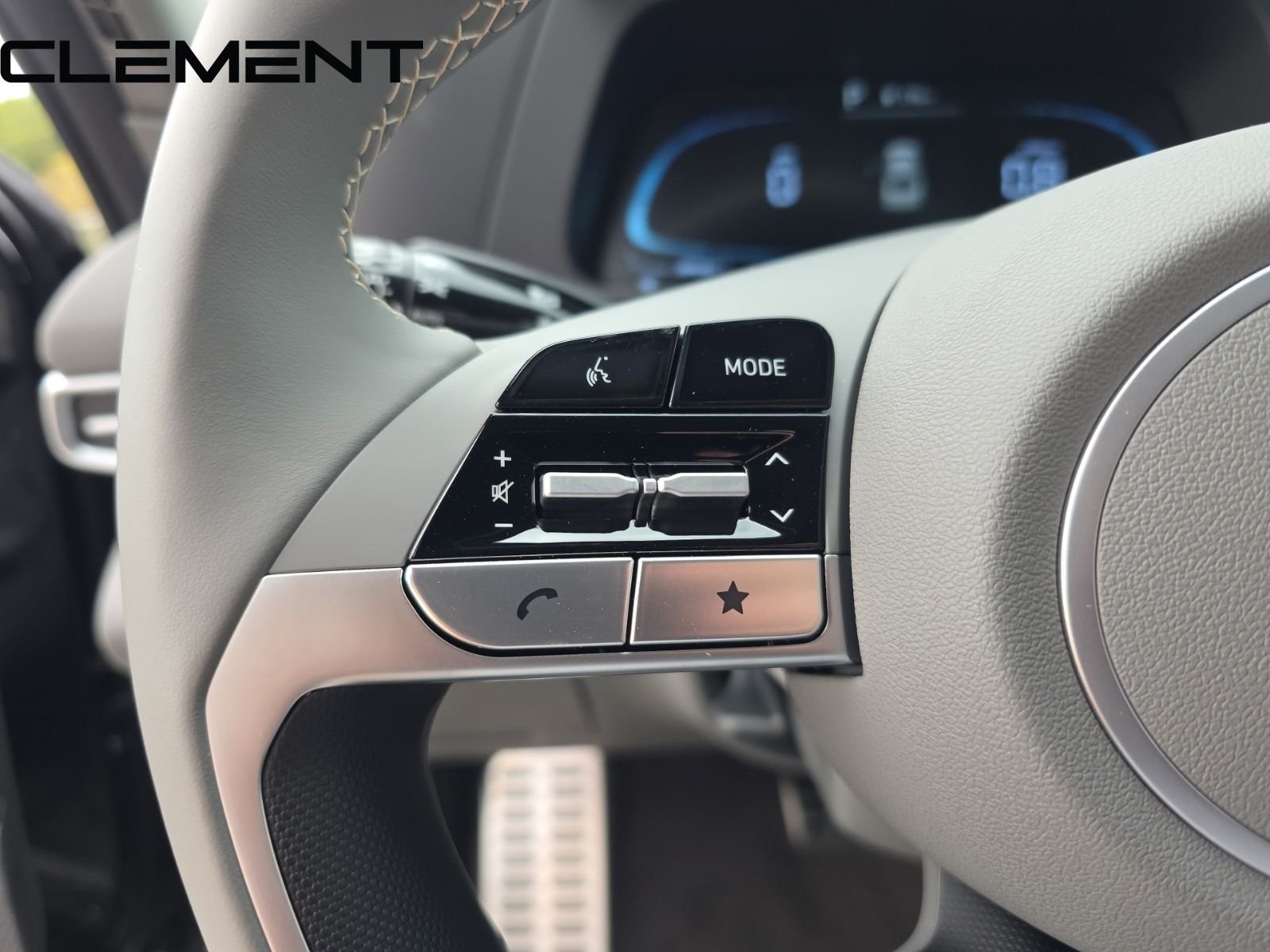 2025 Hyundai Elantra SEL - Photo 15
