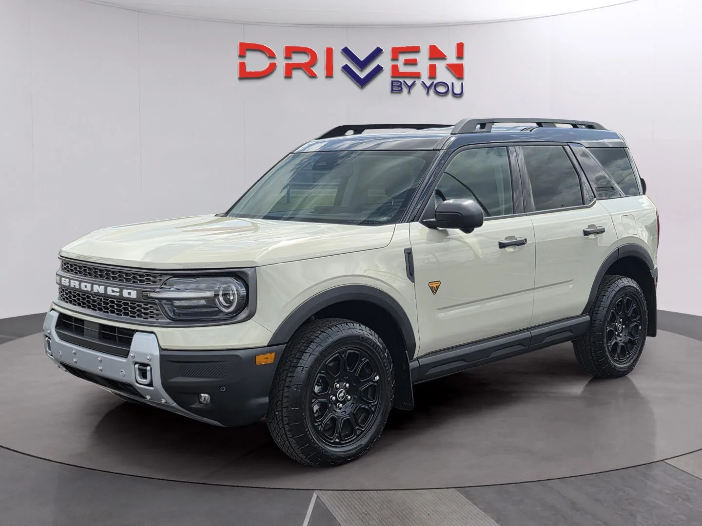 Used 2025 Desert Sand Ford Badlands image 1