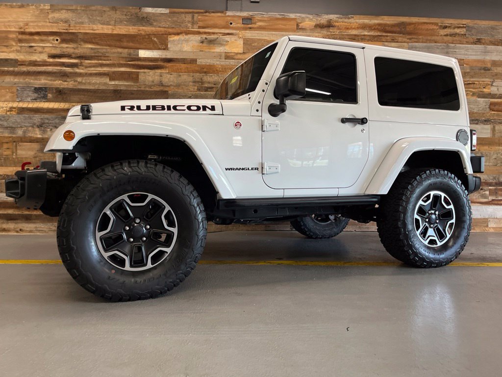 Used 2017 Bright White Clearcoat Jeep Rubicon image 16