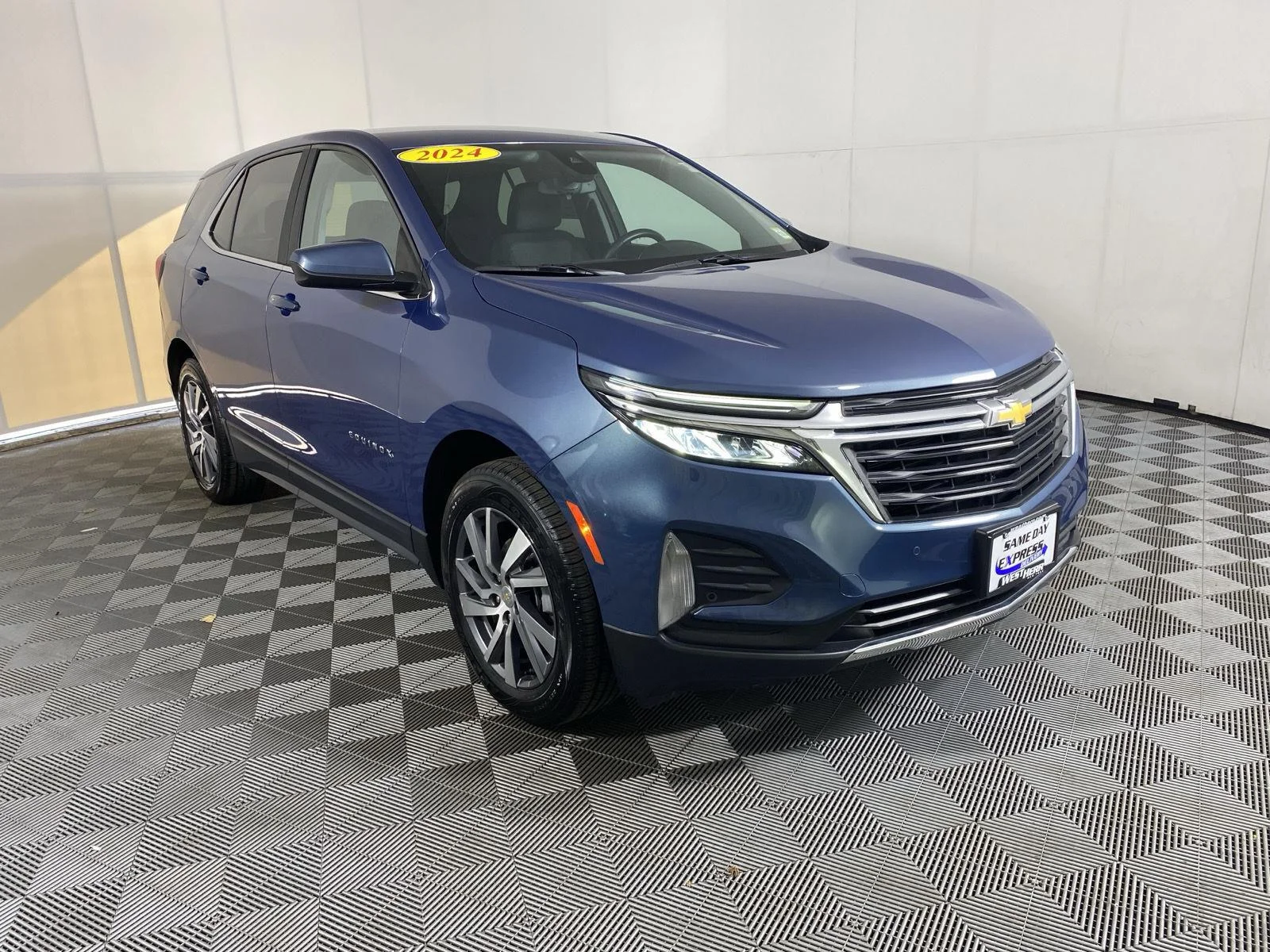 Used 2024 Lakeshore Blue Metallic Chevrolet LT image 11