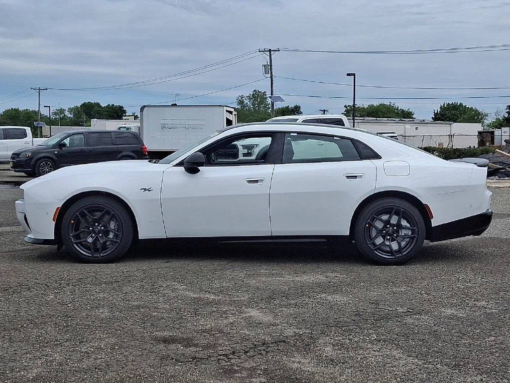 New 2026 White Knuckle Exterior Paint Dodge R/T image 5