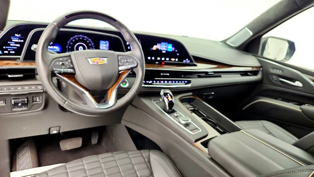 Used 2023 Black Raven Cadillac 4WD 4dr Sport Platinum w/ Super Cruise & Power Assist Steps image 13