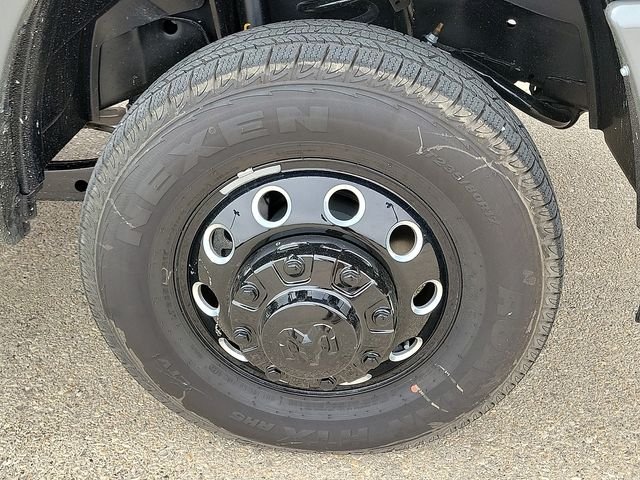 New 2026 Ceramic Gray Clear-Coat Exterior Paint RAM Laramie image 7