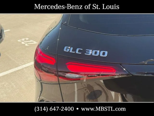 New 2026 Black Mercedes-Benz GLC 300 image 4