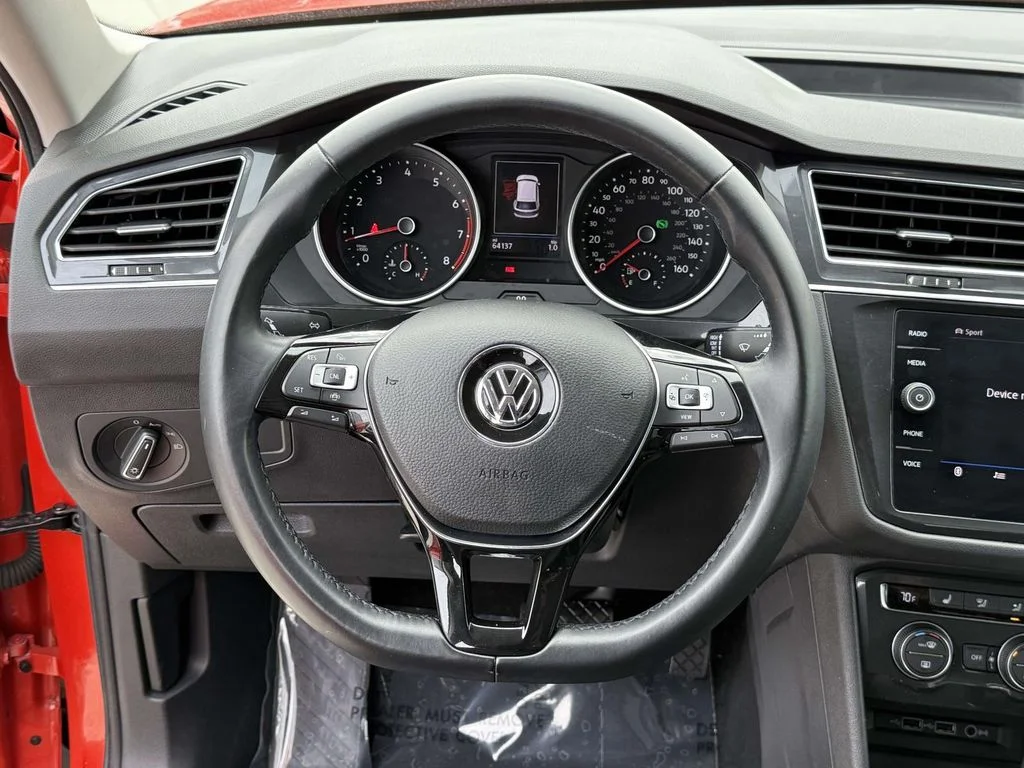 Used 2019 Orange Volkswagen 2.0T SE image 17