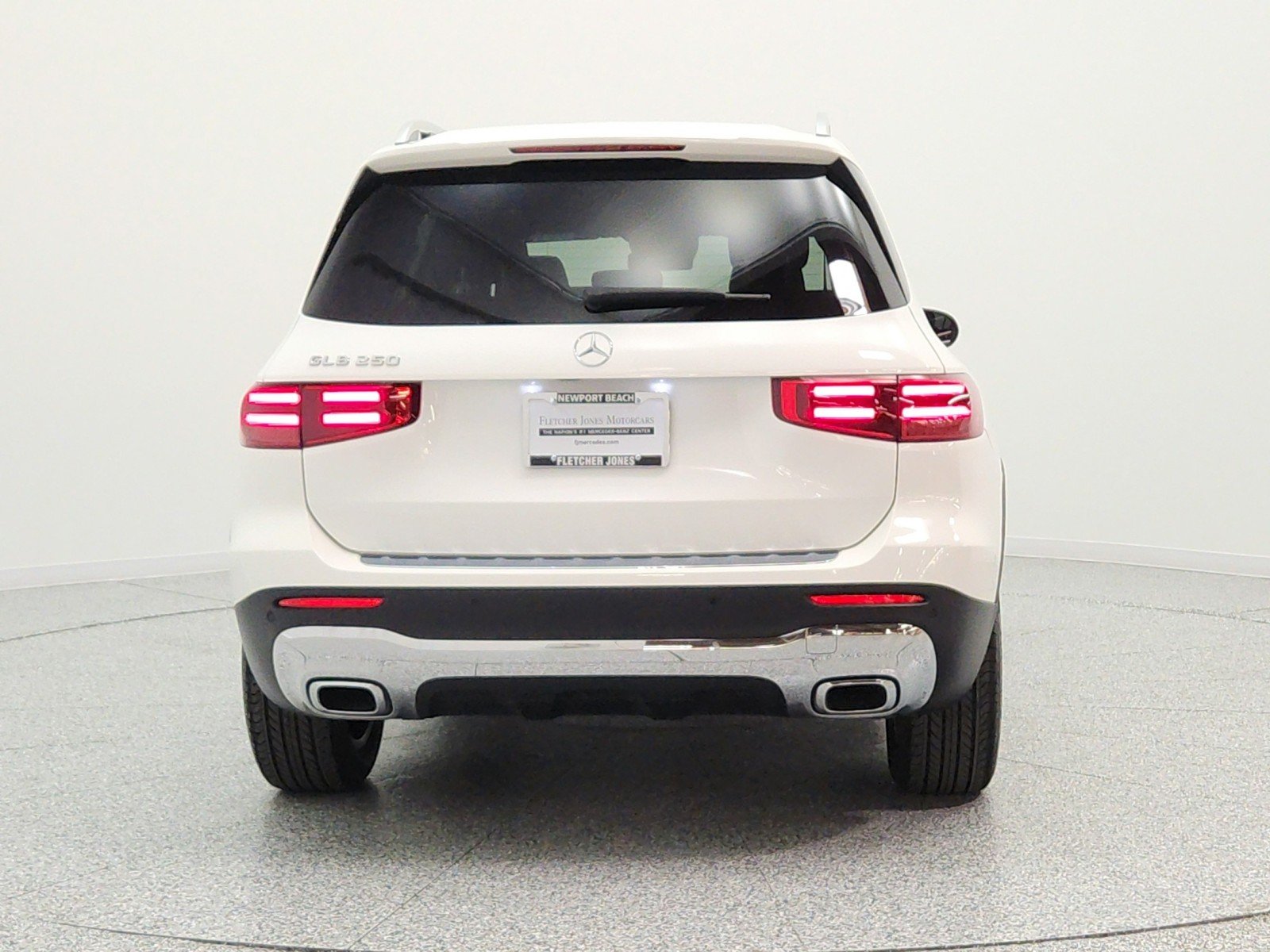 Used 2025 Polar White Mercedes-Benz GLB 250 SUV image 6