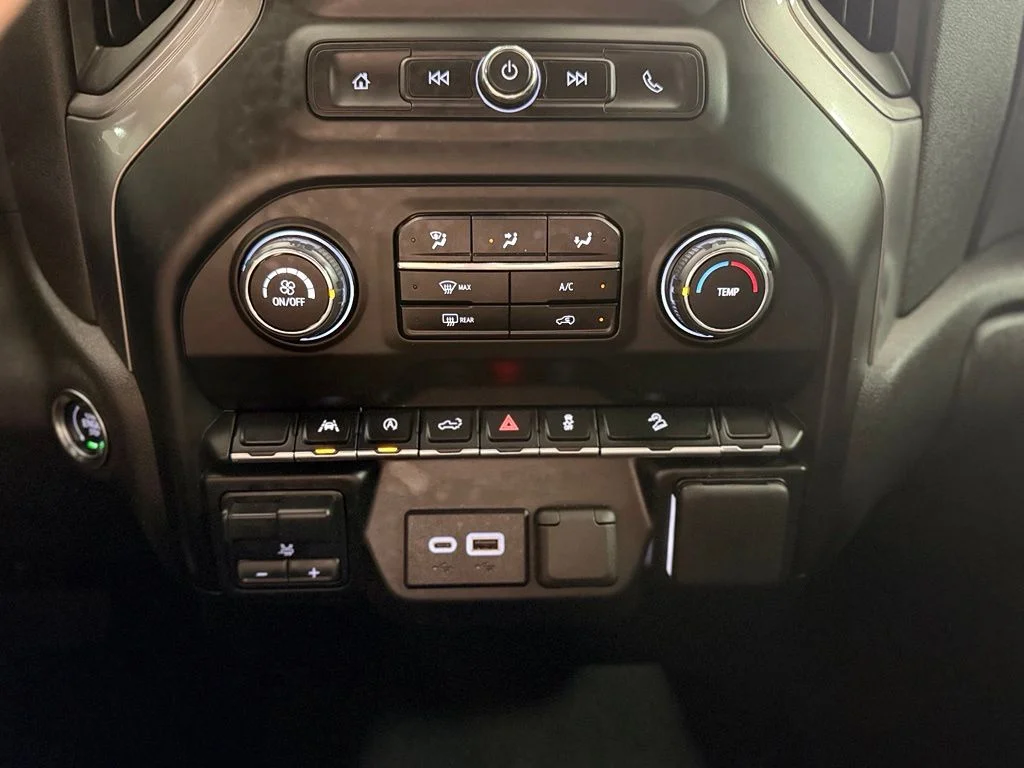 Used 2025 White Chevrolet Custom Trail Boss image 18
