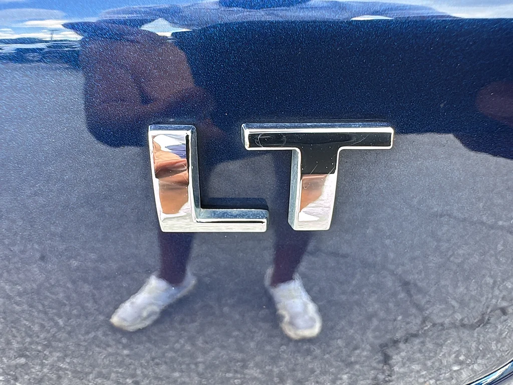Used 2023 Blue Glow Metallic Chevrolet  image 13
