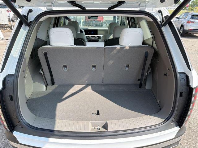 New 2026 White Hyundai SEL 7P image 22