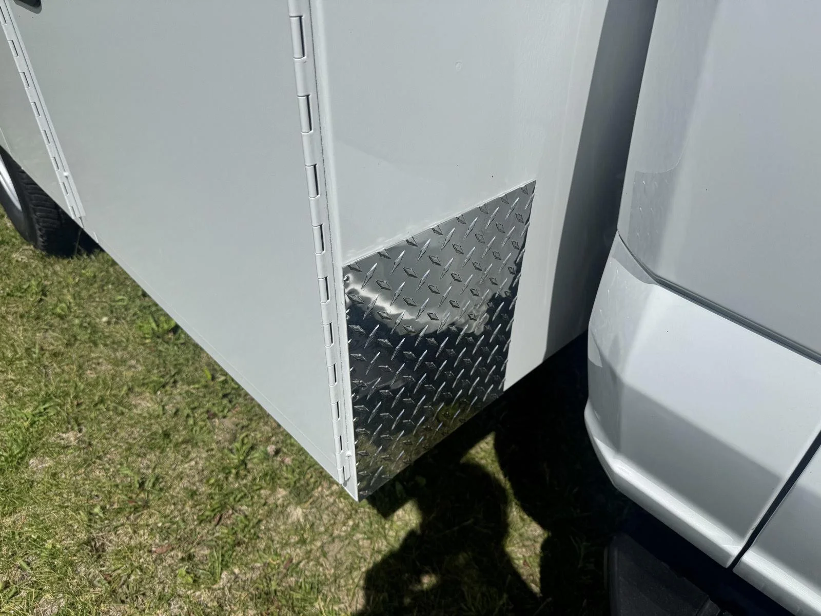 New 2026 Oxford White Ford XL image 3