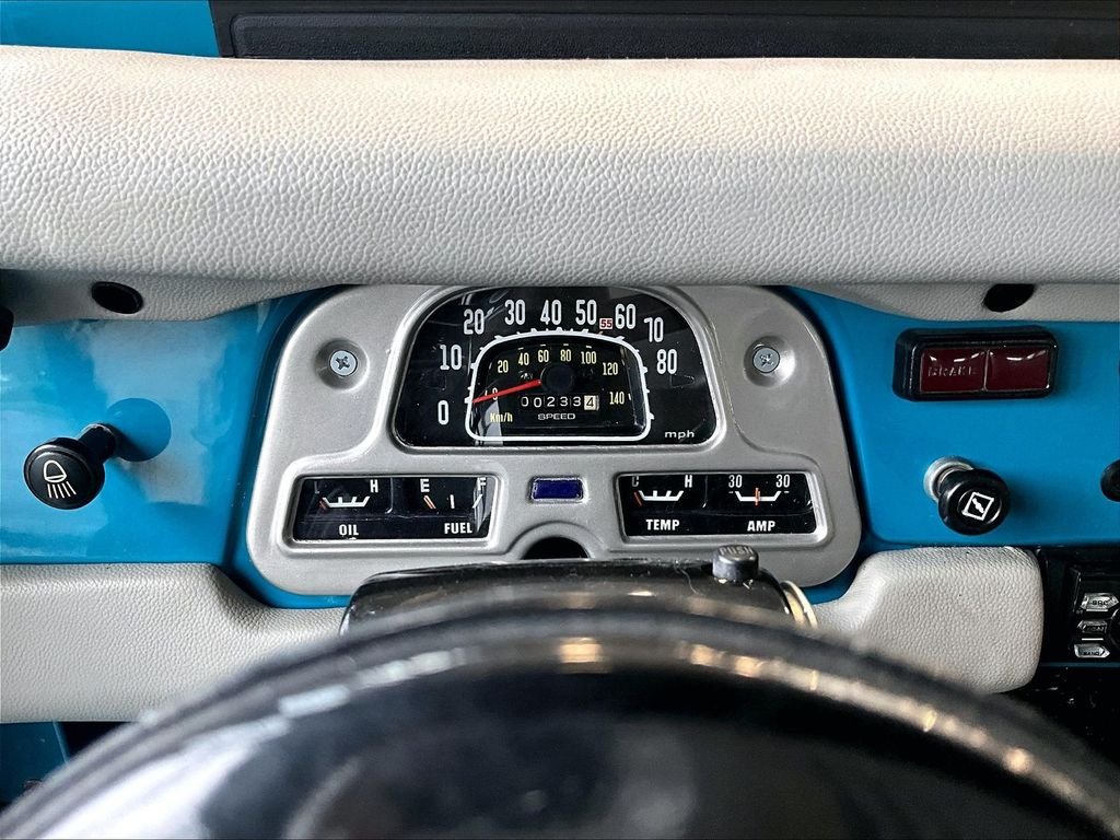 Used 1980 Blue Toyota  image 21