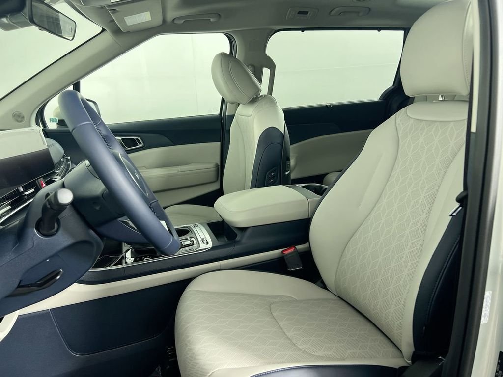 New 2026 Ivory Silver Kia EX image 14