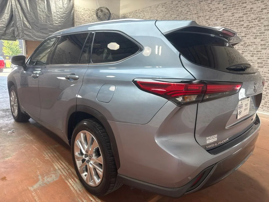 Used 2023 Moon Dust Toyota Limited image 5