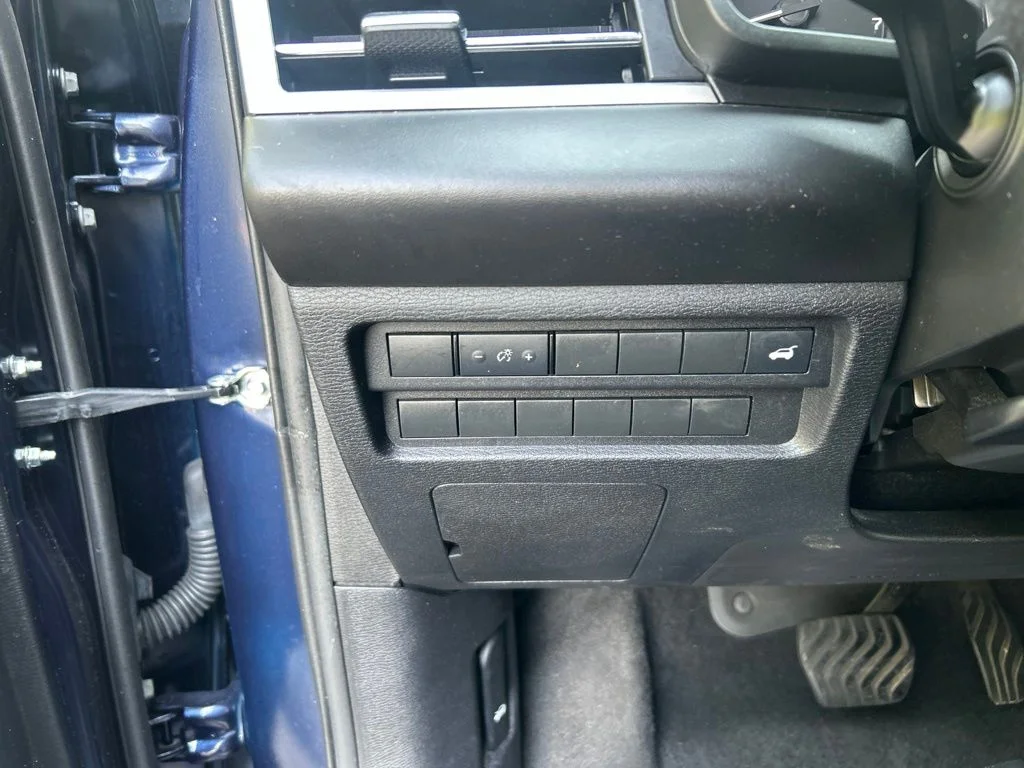 Used 2024 Black Mitsubishi SE image 24