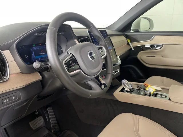 2025 Volvo XC90 Core - Photo 24