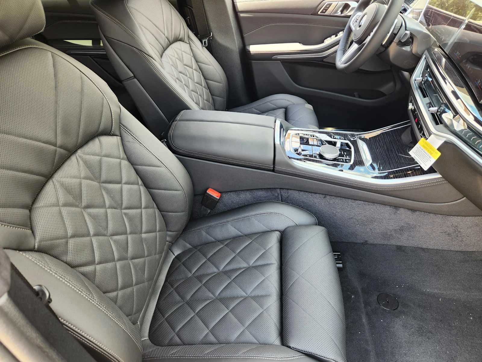 New 2026 Dravit Grey Metallic BMW xDrive40i image 5