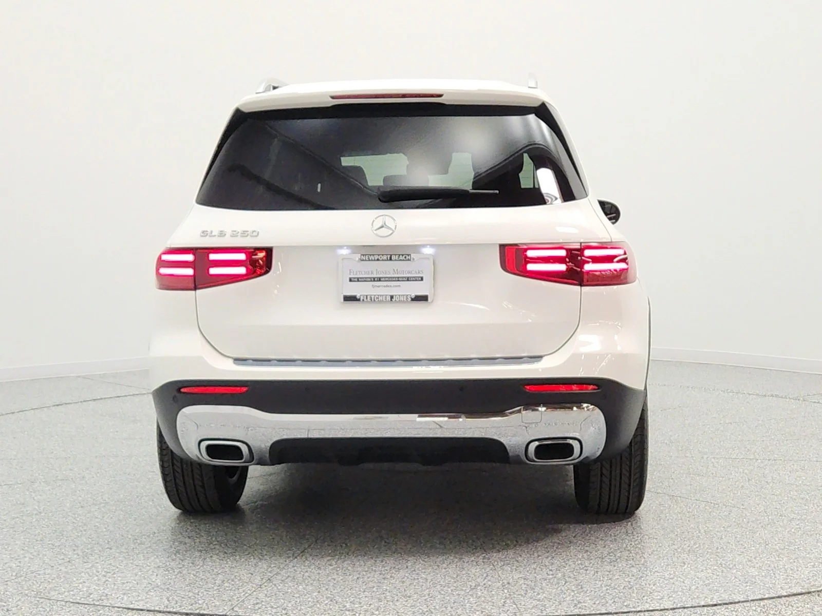 Used 2025 Polar White Mercedes-Benz GLB 250 SUV image 6