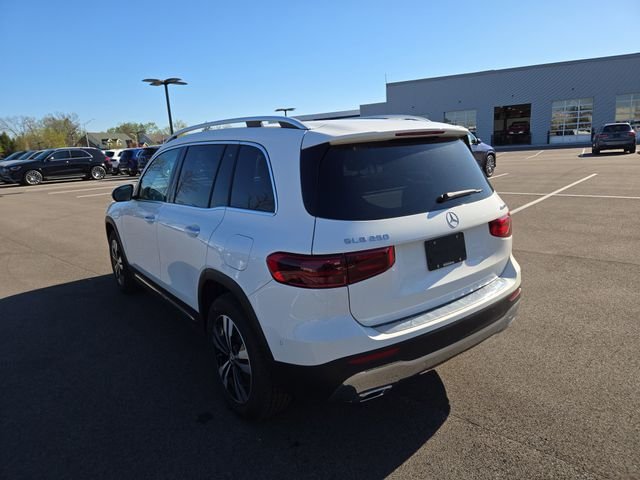 New 2026 Polar White Mercedes-Benz GLB250 image 5
