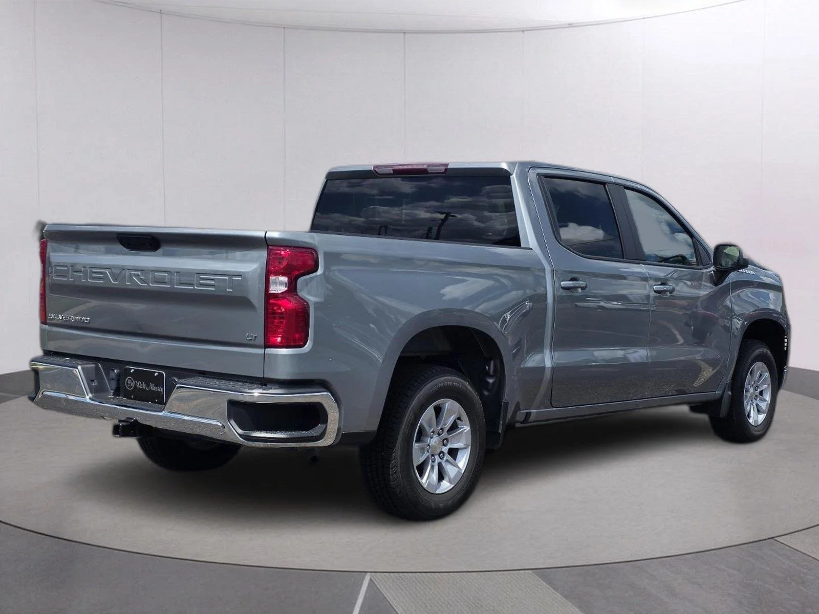 Used 2025 Sterling Gray Metallic Chevrolet LT image 5