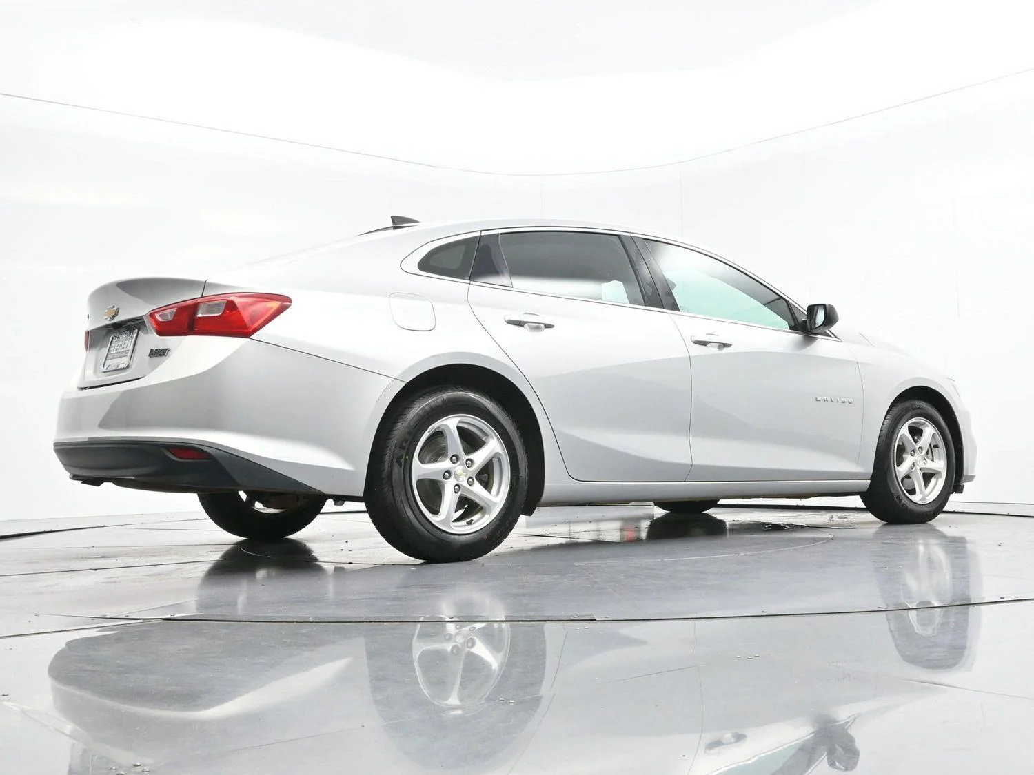 Used 2018 SILVER ICE METALLIC Chevrolet LS image 46