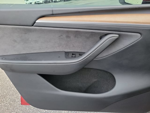 Used 2024  Tesla Long Range image 21
