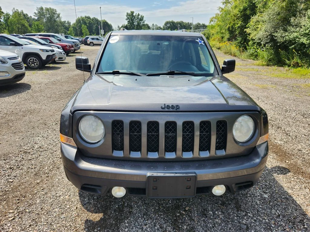 Used 2015 Gray Jeep Sport image 2