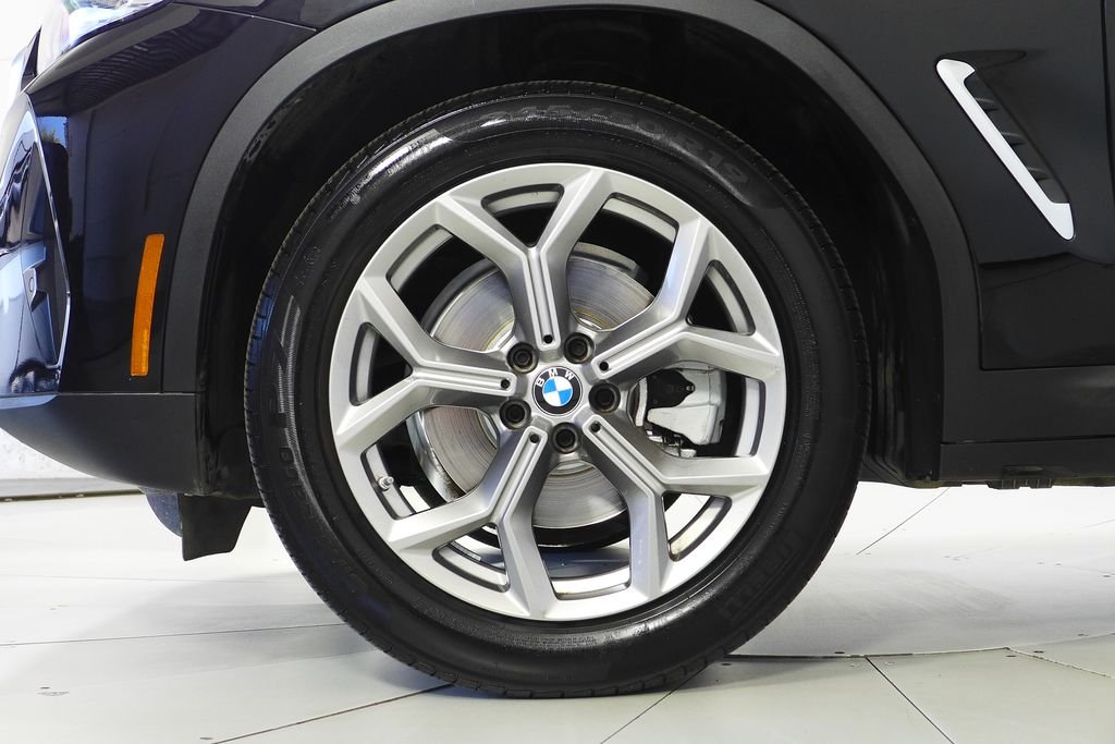 Used 2023 Jet Black BMW sDrive30i image 5