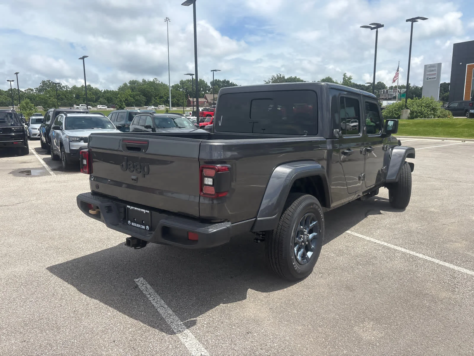 New 2026 Granite Crystal Metallic Clearcoat Jeep 85th Anniversary Edition image 9