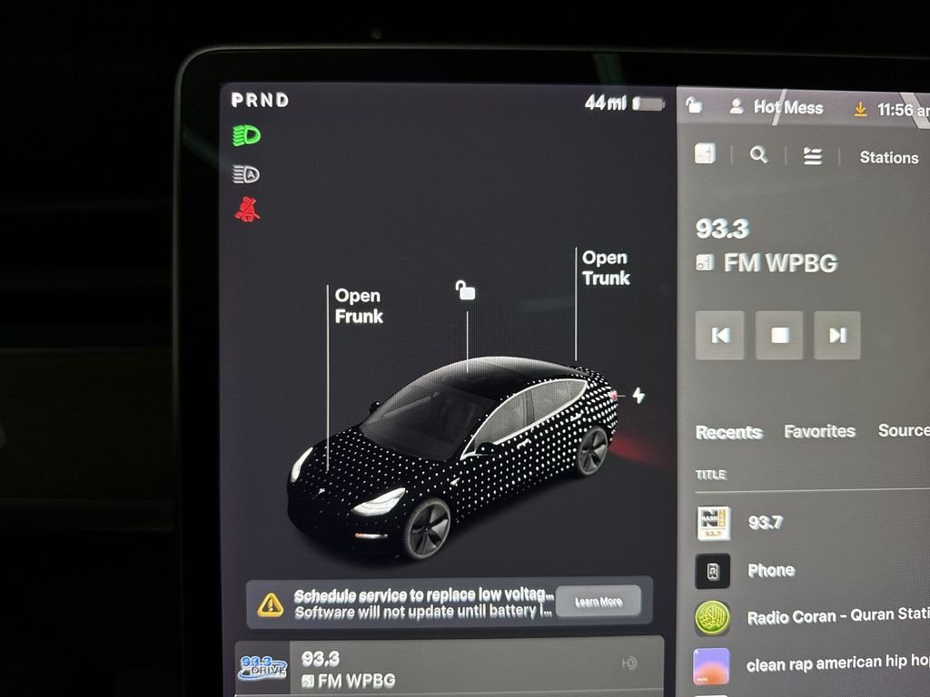 Used 2020 White Tesla Standard Range Plus image 23