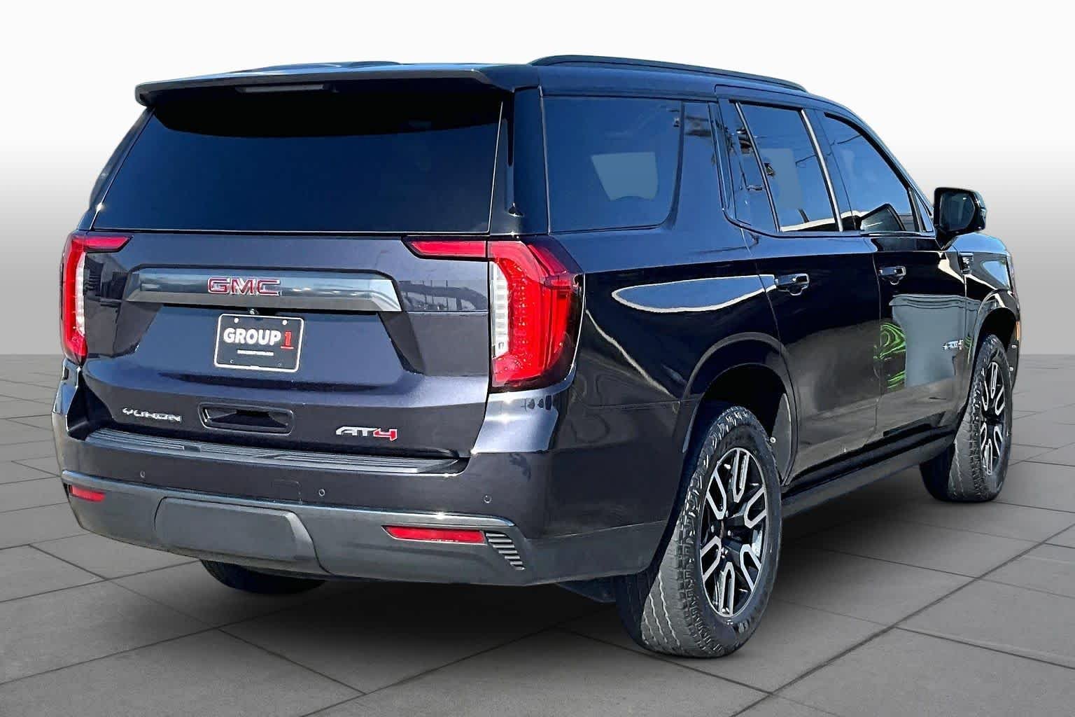 Used 2023 TITANIUM RUSH METALLIC GMC AT4 image 13