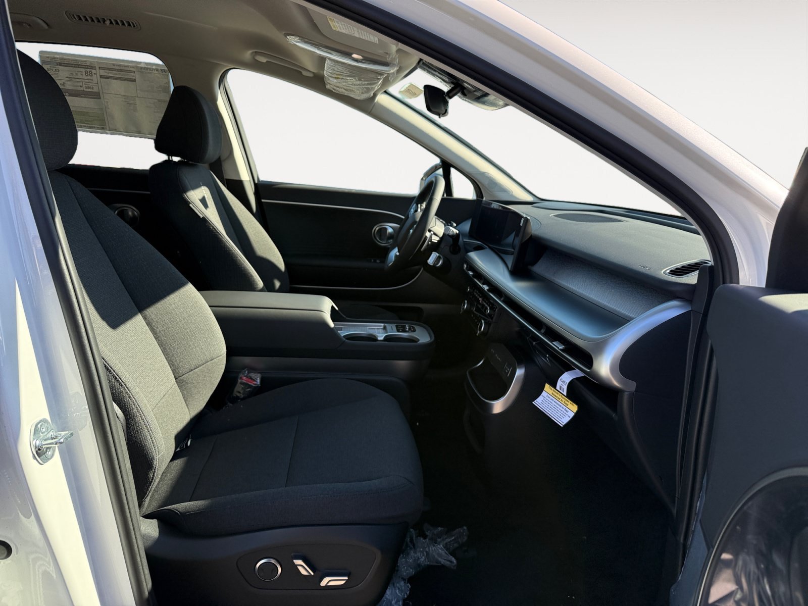 New 2026 Snow White Pearl Hyundai SE image 19