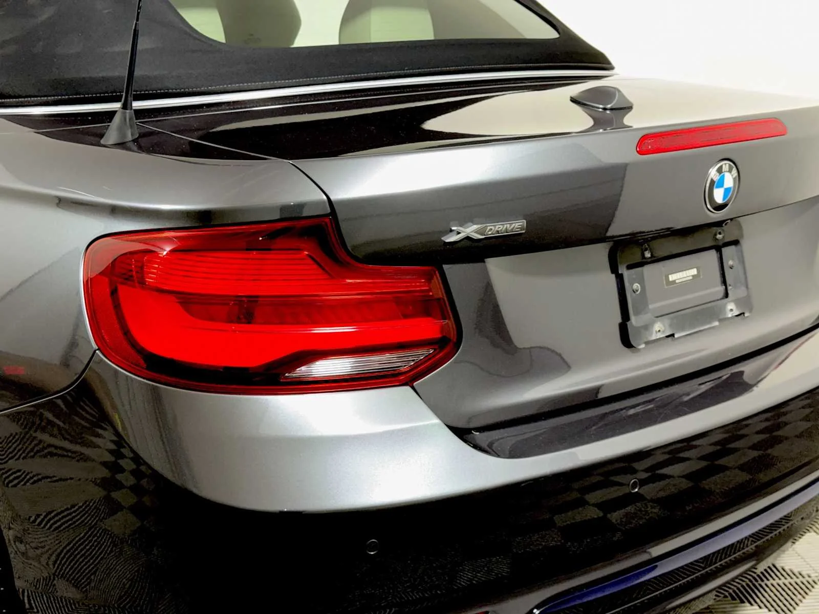 Used 2020 Mineral Grey Metallic BMW 230i xDrive image 26