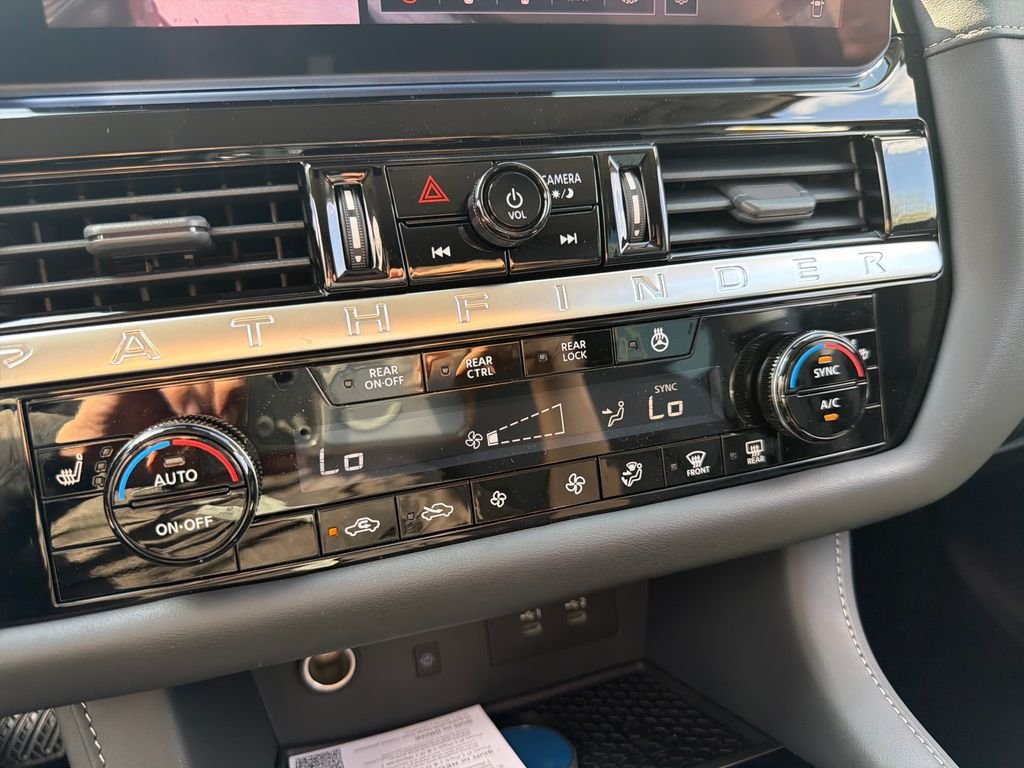 New 2026 Nissan Pathfinder SL 4D Sport Utility