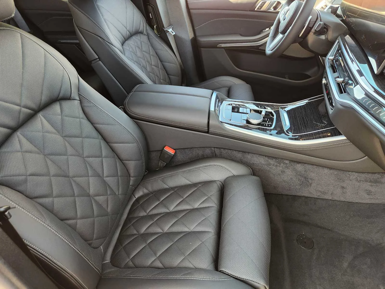 New 2026 Black Sapphire Metallic BMW xDrive40i image 5