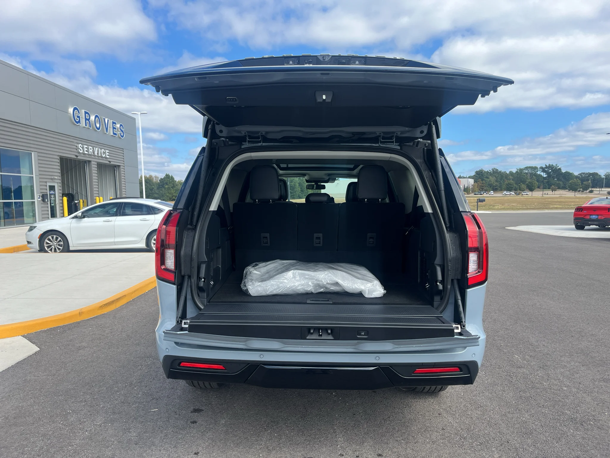 New 2027 Glacier Gray Metallic Tri-Coat Ford MAX Platinum image 9