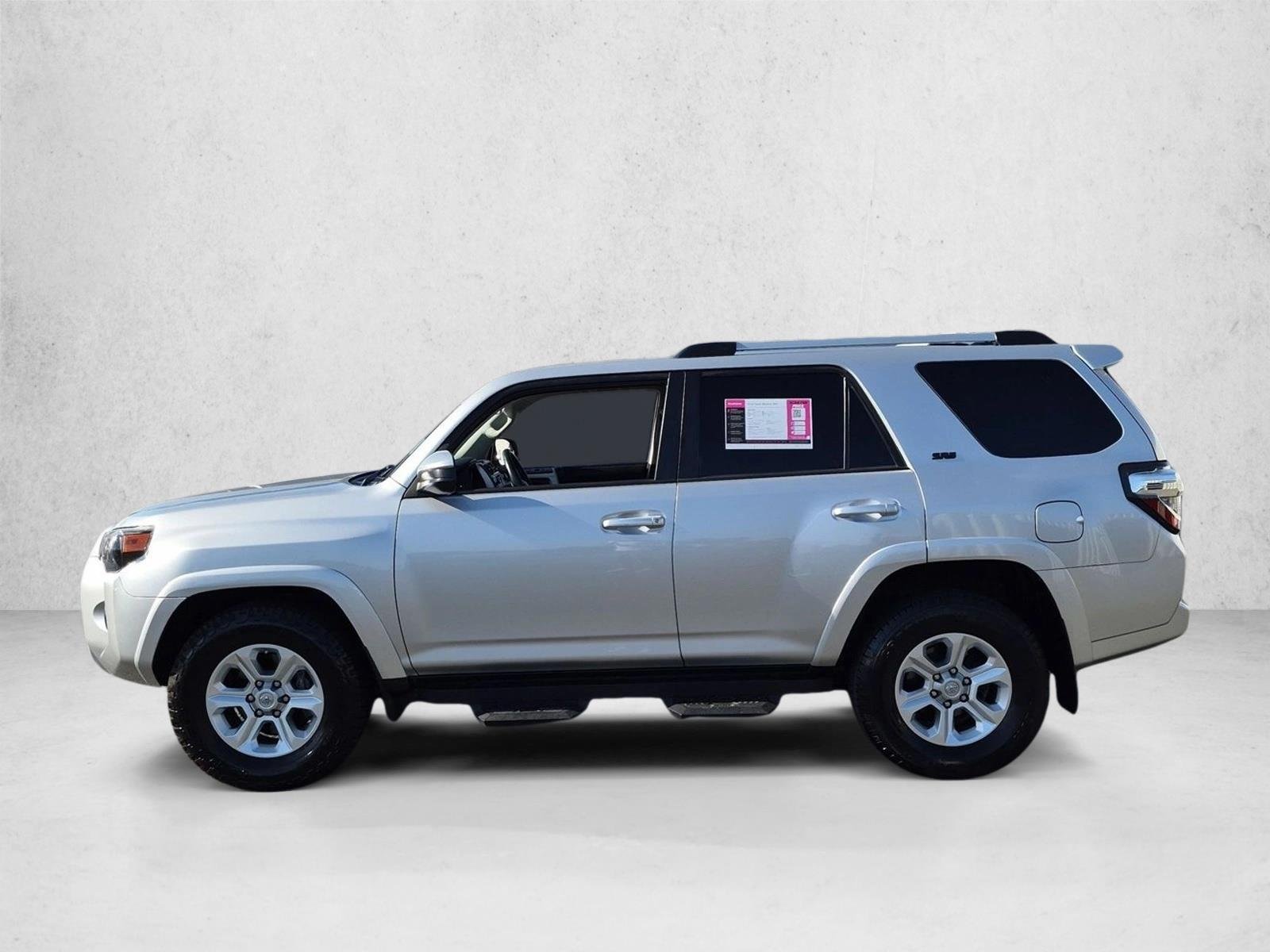 Used 2019 Classic Silver Metallic Toyota SR5 image 9