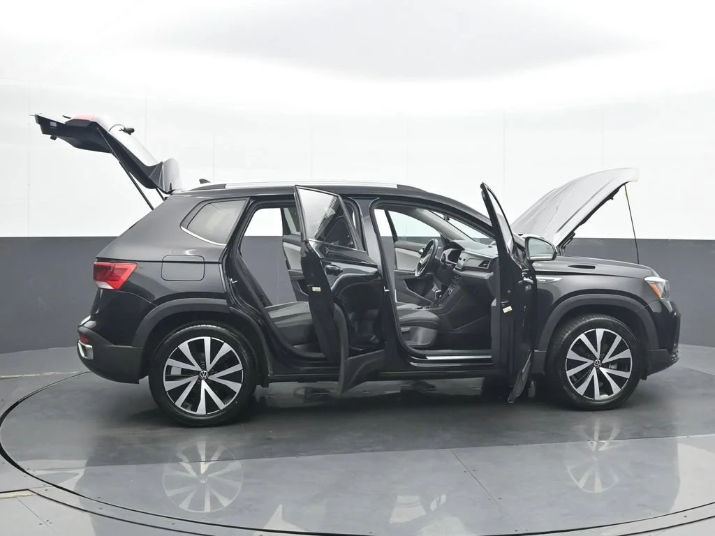 Used 2022 Black Volkswagen 1.5T SE image 36