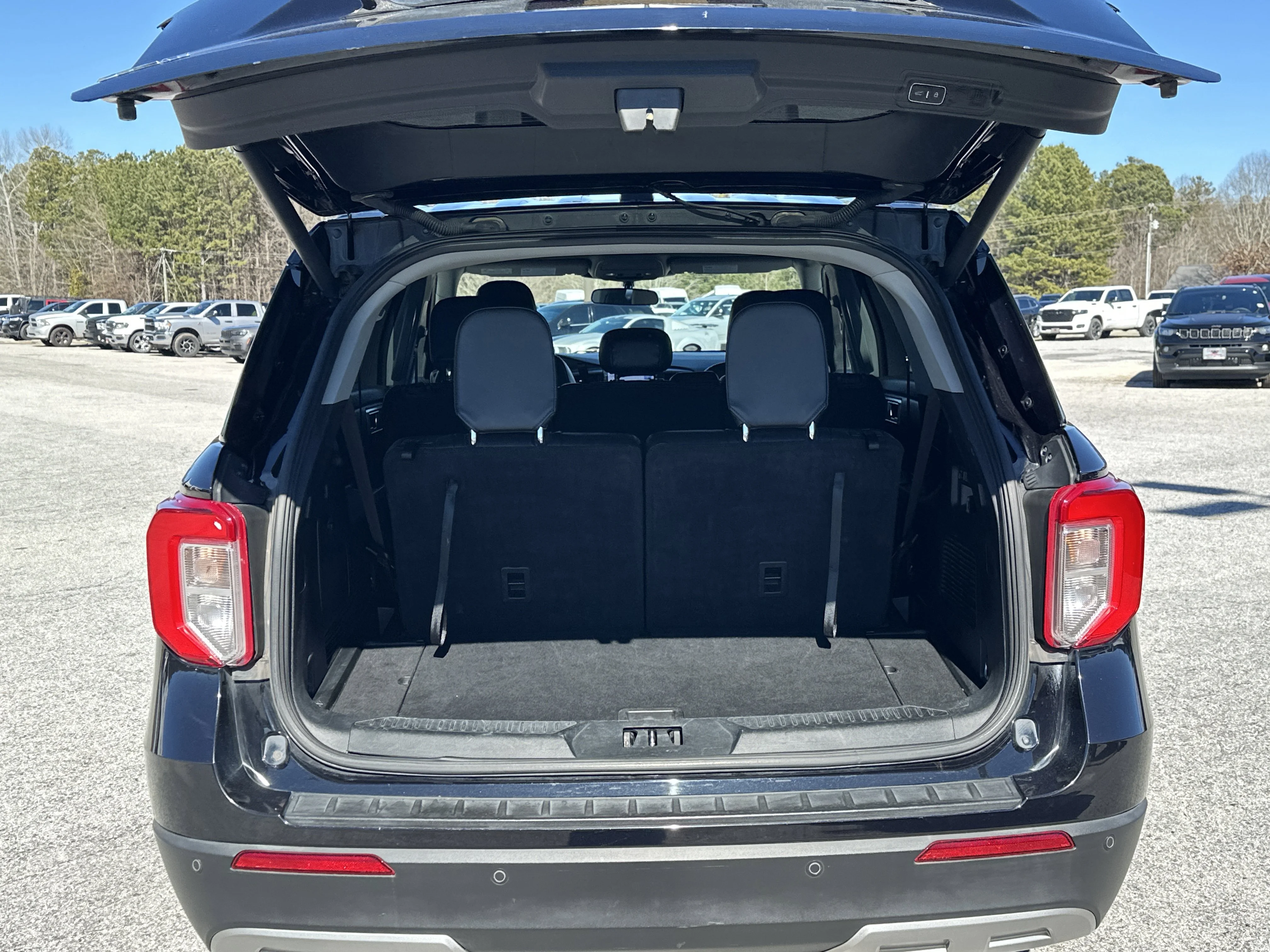 2023 Ford Explorer XLT - Photo 19