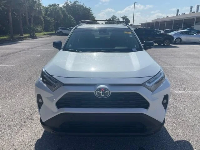 Used 2025 Pearl Toyota XLE Premium image 6