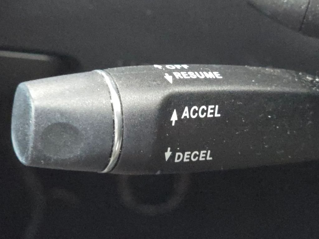 Used 2013  Mercedes-Benz C 300 image 32