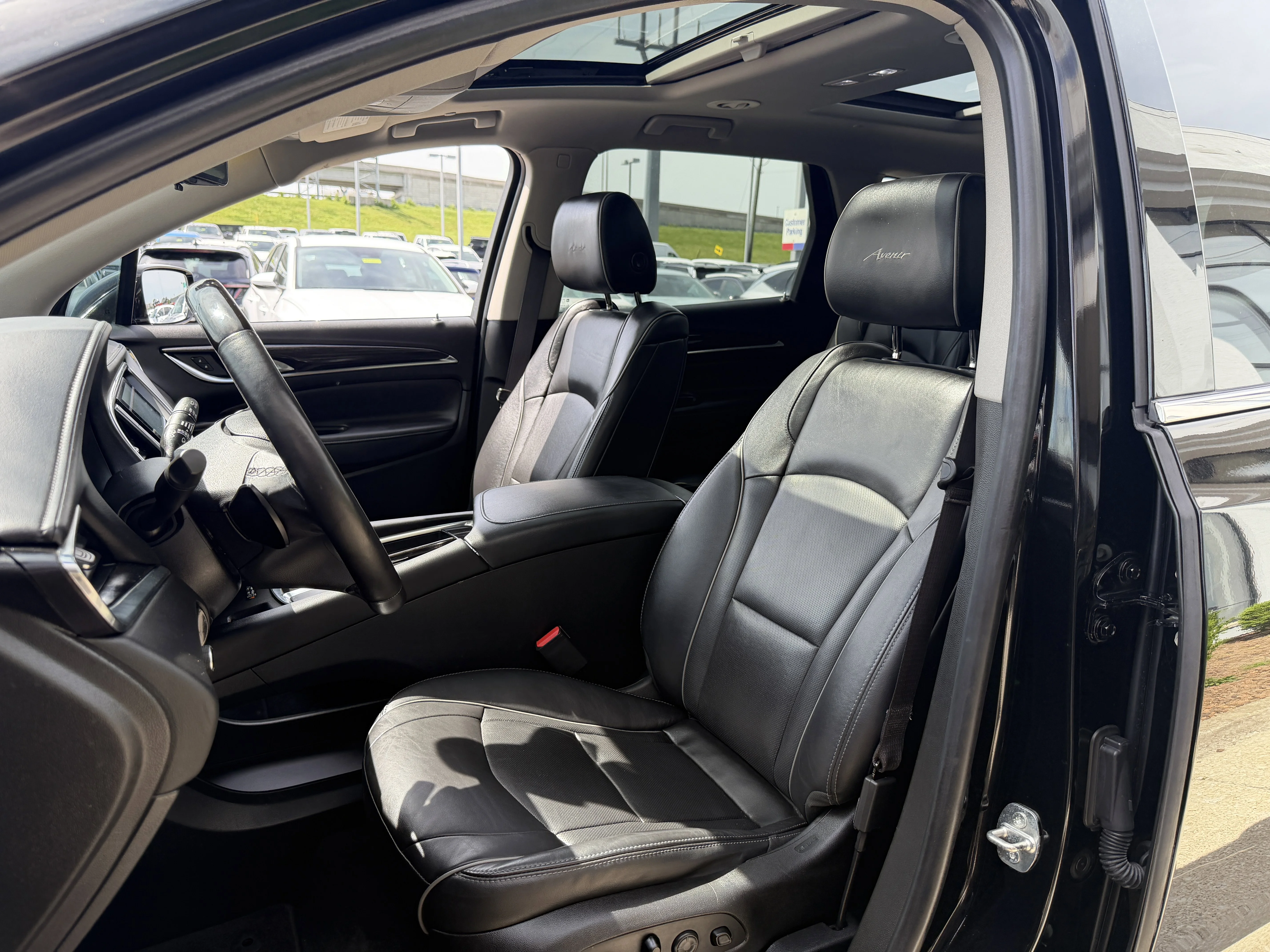 Used 2021 Ebony Twilight Metallic Buick Avenir image 35