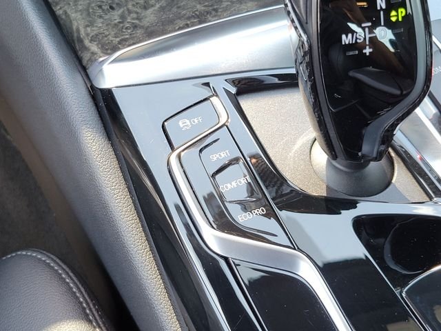 Used 2022 White BMW 540i xDrive image 29
