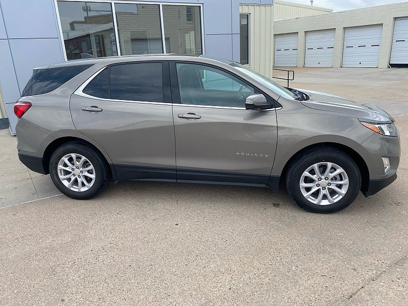Used 2019 Chevrolet Equinox LT with VIN 3GNAXUEV2KS549567 for sale in Kansas City